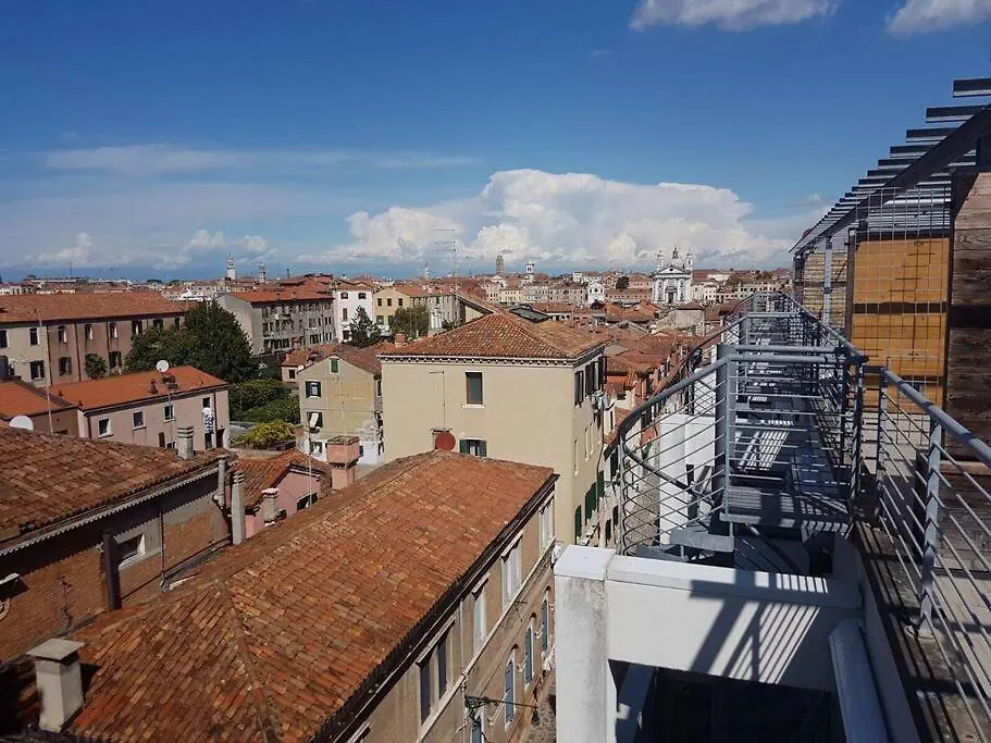 Romantic Loft In Venezia Apartmán